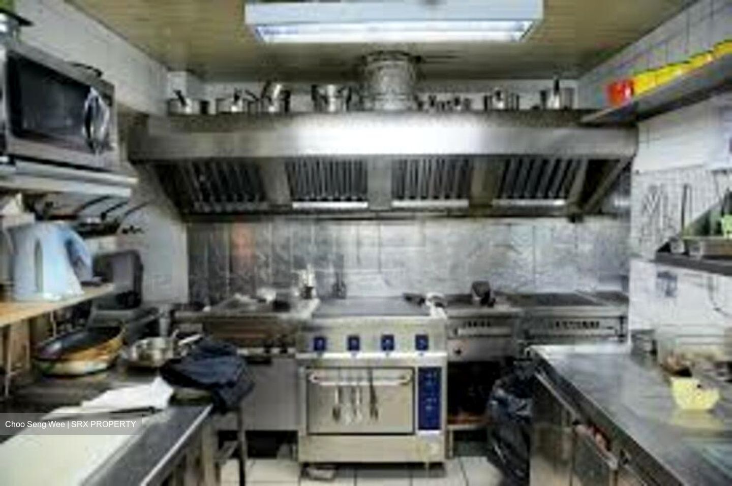 Holland Drive (D10), Retail #497486481
